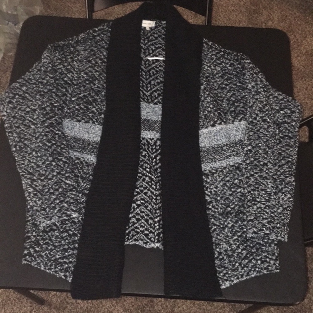NWOT John + Jenn Sweater